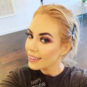 Meet your Posher, Eva